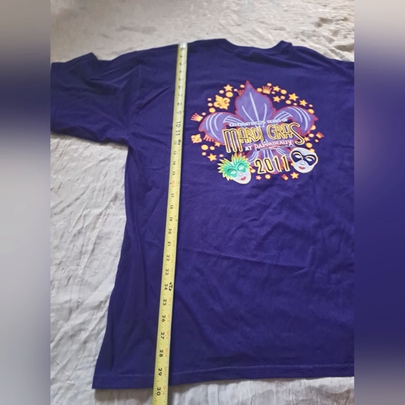 Mardi gras at Pappadeaux 2011  T-shirt - Picture 2 of 4